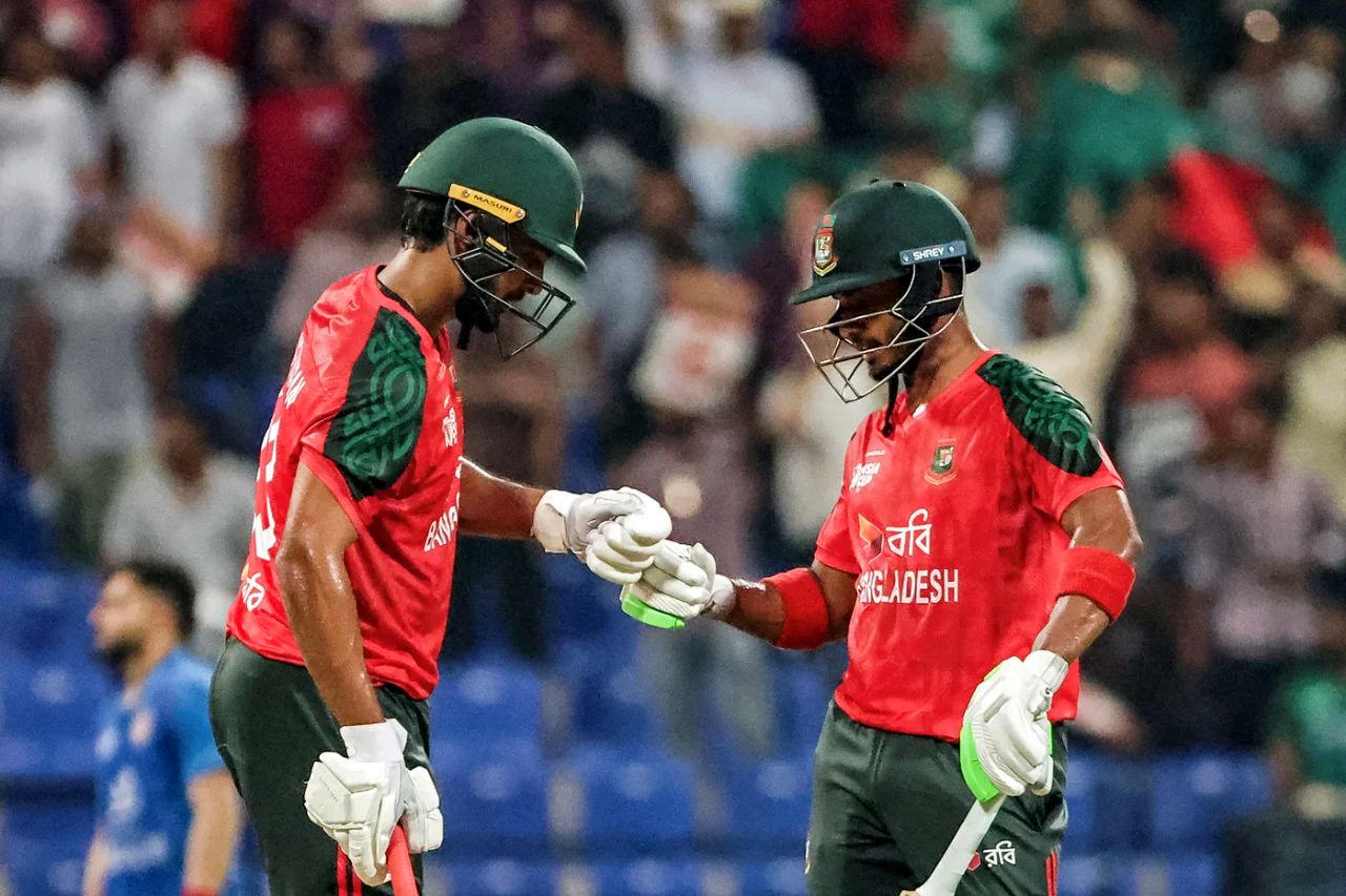 প্রথমবারের মতো উদ্বোধনী জুটি বেঁধে ৬৩ রানের জুটি গড়েন তানজিদ ও সাইফ।