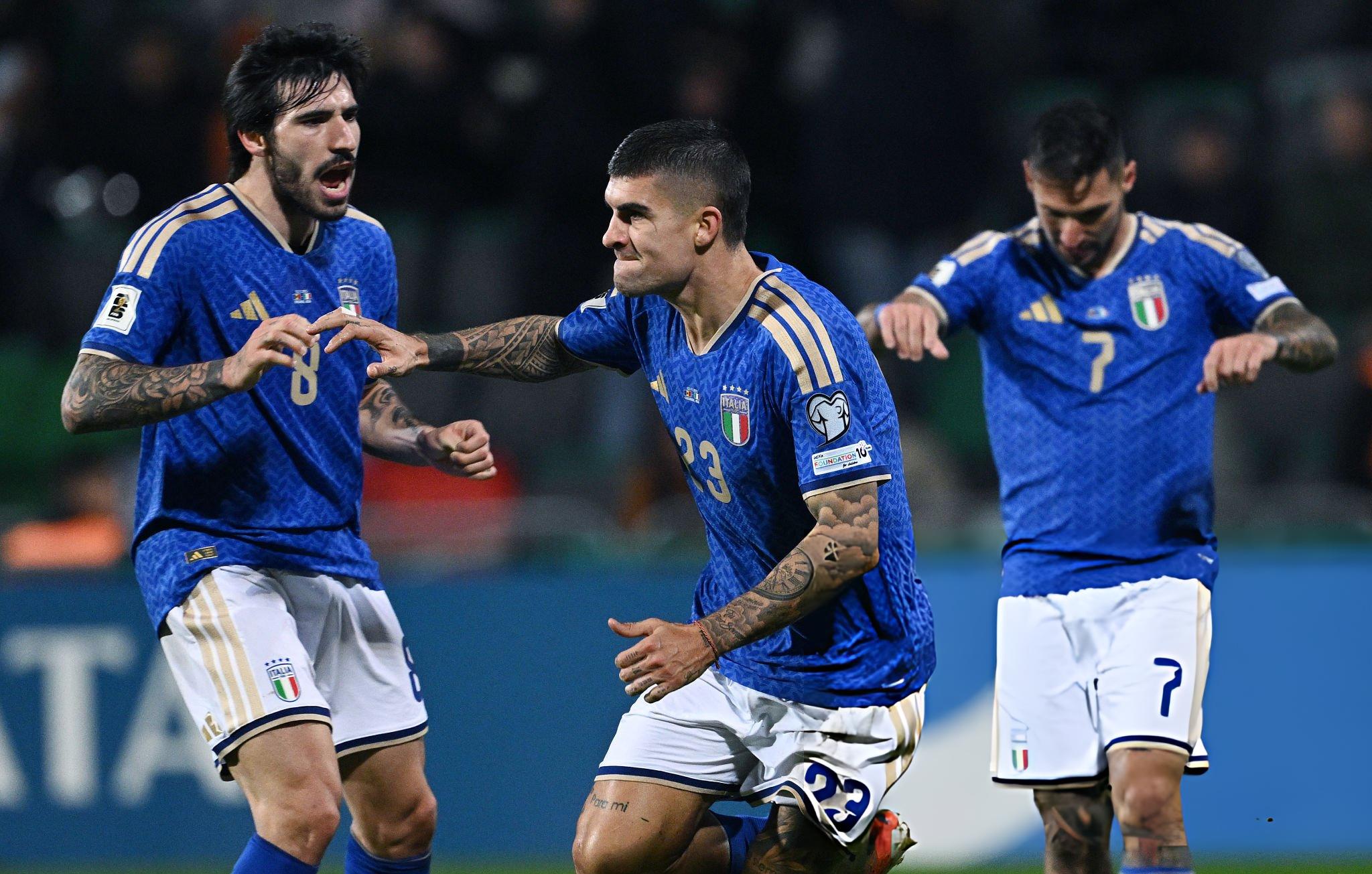 কেবল কাগজে-কলমেই সরাসরি মূলপর্বে খেলার আশা টিকে আছে ইতালির