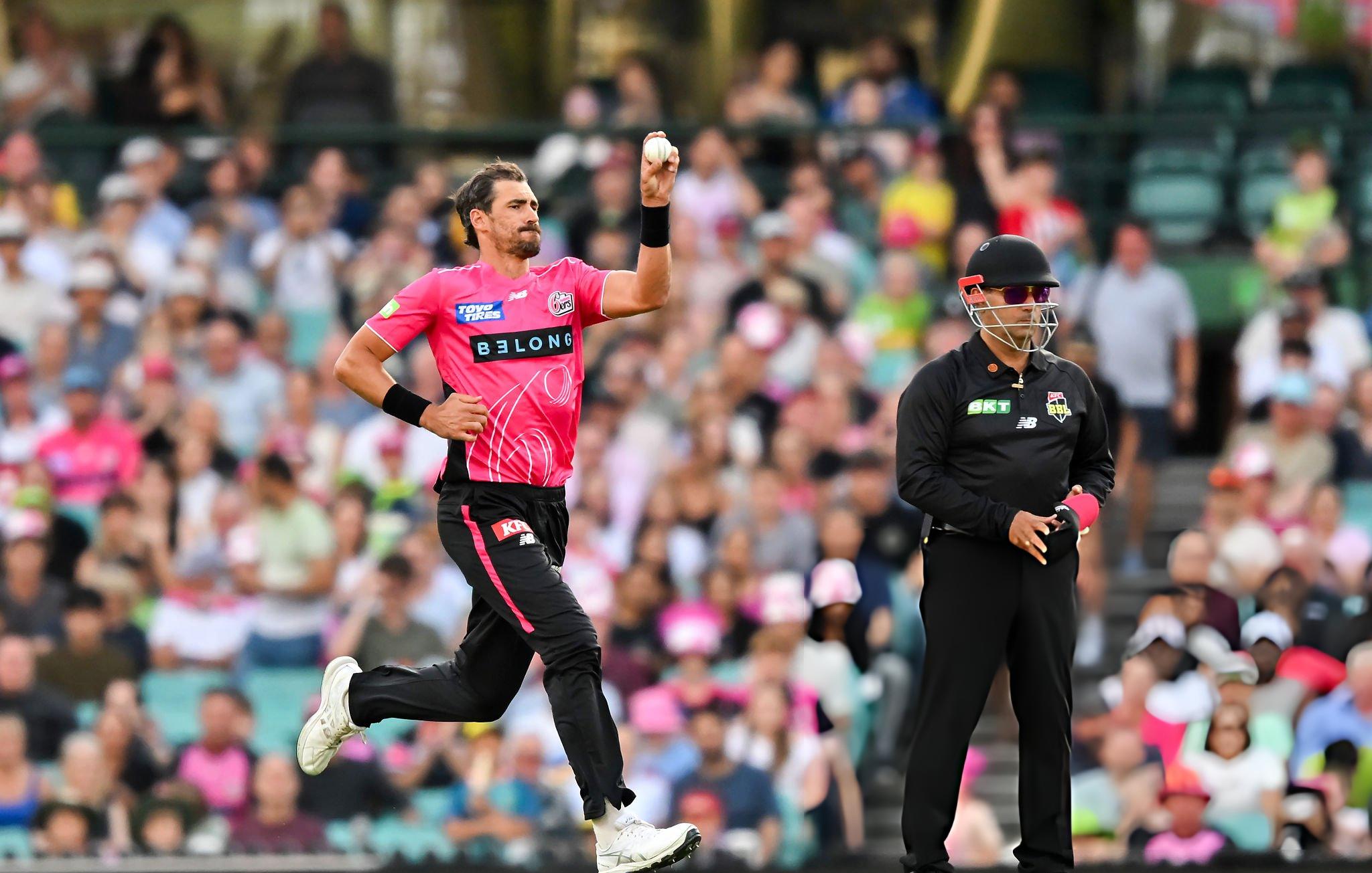 ১১ বছর পর বিগ ব্যাশে খেলতে নেমে ১ উইকেট নেন স্টার্ক