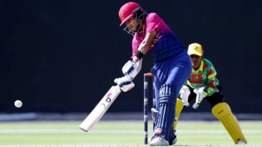দলের ১০ ব্যাটারই স্বেচ্ছায় আউট