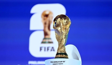 বিশ্বকাপ ফুটবলে থাকছে পানি পানের দুটি বিরতি বিশ্বকাপ ফুটবলে থাকছে পানি পানের দুটি বিরতি