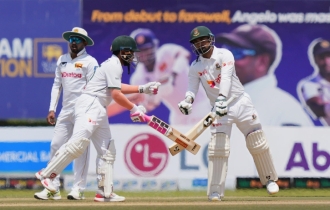 ২ দিনে বাংলাদেশের ৪৮৪ রান