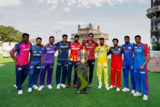 ভারত-পাকিস্তান উত্তেজনায় থেমে গেল আইপিএল