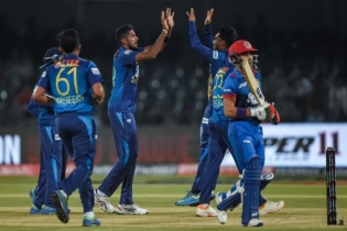 নাটকীয় ম্যাচে আফগানদের থামিয়ে সুপার ফোরে শ্রীলঙ্কা