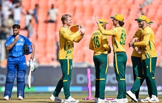 আফগানিস্তানের হৃদয়ভাঙা হার, ২য় সুপার ওভারে গড়ানো ম্যাচ জিতল দ. আফ্রিকা