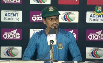 উইকেট খারাপ নয়, বোলাররা দুর্দান্ত খেলছে: তাইজুল