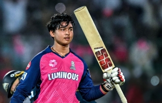 ১৪ বছর বয়সী সূর্যবংশীর সেঞ্চুরিতে রেকর্ড বইয়ে তোলপাড়