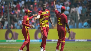 হোল্ডার ও হোপের নৈপুণ্যে সুপার এইটে ওয়েস্ট ইন্ডিজ