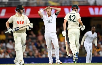 ইংলিশ পেস সামলে ব্যাটারদের নৈপুণ্যে অস্ট্রেলিয়ার লিড