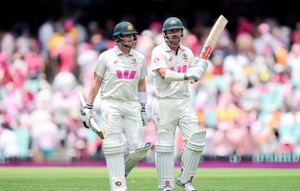 হেড ও স্মিথের সেঞ্চুরিতে শেষ টেস্টে এগিয়ে অস্ট্রেলিয়া