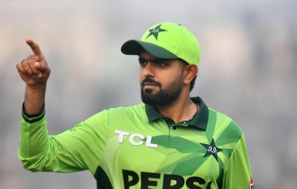 ৬ মাস পর পাকিস্তানের ওয়ানডে দলে বাবর