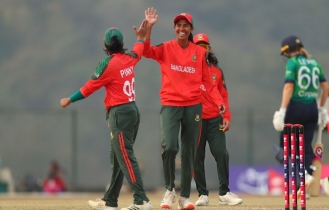 আয়ারল্যান্ডকে হারিয়ে চারে ৪ বাংলাদেশের আয়ারল্যান্ডকে হারিয়ে চারে ৪ বাংলাদেশের