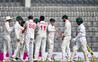 দুইশর আগেই শেষ বাংলাদেশের ইনিংস