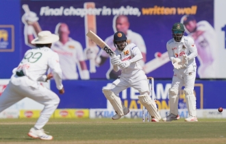 দ্রুত রান তুলে বাংলাদেশকে জবাব শ্রীলঙ্কার