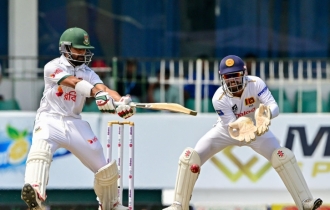 সাদমান-শান্তর ব্যাটে শুরুর ধাক্কা সামাল দিচ্ছে বাংলাদেশ