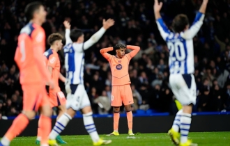 ১১ ম্যাচ জেতার পর হারল বার্সা