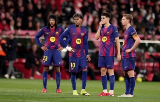 টানা ২ ম্যাচ হেরে ২ দিনের ছুটি পেল বার্সার খেলোয়াড়রা