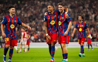 রাফিনিয়ার জোড়া গোলে বিলবাওকে গুঁড়িয়ে ফাইনালে বার্সোলোনা রাফিনিয়ার জোড়া গোলে বিলবাওকে গুঁড়িয়ে ফাইনালে বার্সোলোনা