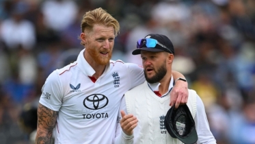 মদ্যপান বিতর্কে ডাকেটসহ সতীর্থদের রক্ষার চেষ্টায় স্টোকস