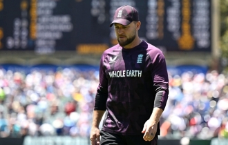 অ্যাশেজ হেরে ভুল স্বীকার ইংল্যান্ড কোচের