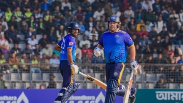 নাঈম-রসিংটন ঝড়ে টানা দ্বিতীয় জয় চট্টগ্রামের নাঈম-রসিংটন ঝড়ে টানা দ্বিতীয় জয় চট্টগ্রামের