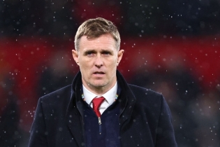 তাদেরকে নিজেদের সেরাটা দিয়ে নিশ্চিত করতে হবে তারা ম্যানইউর ভবিষ্যতের অংশ হতে চায়। যদি তারা এটা করতে না পারে, তাহলে আমার মনে হয় না তাদের এখানে থাকা উচিত ▷