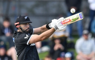 মিচেলের সেঞ্চুরিতে জয় দিয়ে ওয়ানডে সিরিজ শুরু নিউ জিল্যান্ডের মিচেলের সেঞ্চুরিতে জয় দিয়ে ওয়ানডে সিরিজ শুরু নিউ জিল্যান্ডের