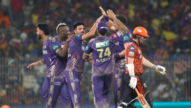 ফাইনালে হায়দরাবাদের ব্যাটিং গুঁড়িয়ে দিল কলকাতা