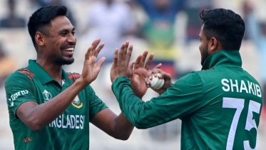 ৬ উইকেট নিয়ে মুস্তাফিজের ক্যারিয়ারসেরা বোলিং