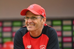 ২ বছরের চুক্তিতে শ্রীলঙ্কার দায়িত্বে কার্স্টেন