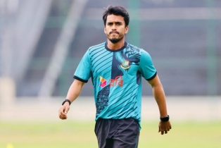 আয়ারল্যান্ডের বিপক্ষে হাসান মুরাদের টেস্ট অভিষেক