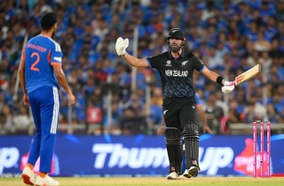 মিচেলের দিকে বল ছুড়ে শাস্তি আর্শদীপের