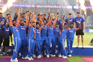 ট্রফি না পেয়ে সূর্যকুমার বললেন, ক্রিকেটে এমন দেখিনি