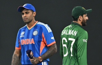 বিশ্বকাপেও হাত মেলালেন না ভারত-পাকিস্তান অধিনায়ক