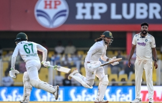 ভারতীয় স্পিন সামলে প্রথম দিনে দক্ষিণ আফ্রিকার প্রতিরোধ