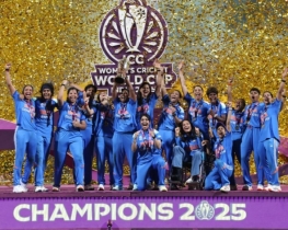 আজ আমাদের নারী ক্রিকেট দল কিছু সত্যিই অসাধারণ করে দেখিয়েছে। তারা দেশের অগণিত ছোট ছোট মেয়েদের অনুপ্রাণিত করেছে যে, একদিন তারাও সেই ট্রফিটা উঁচিয়ে ধরতে পারবে ▷