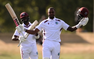 গ্রিভস-রোচের দুর্দান্ত দৃঢ়তায় ড্র করল উইন্ডিজ