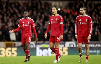 শেষ মুহূর্তের গোলে তলানির দলের কাছে হার, বিব্রতকর রেকর্ডে লিভারপুল