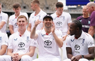 উডকে নিয়েই অ্যাশেজের প্রথম টেস্টের দল ঘোষণা ইংল্যান্ডের