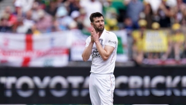 ১ ম্যাচ খেলেই অ্যাশেজ শেষ উডের ১ ম্যাচ খেলেই অ্যাশেজ শেষ উডের