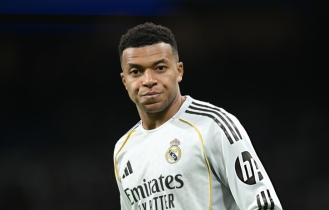 হাঁটুর চোটে পড়লেন এমবাপ্পে