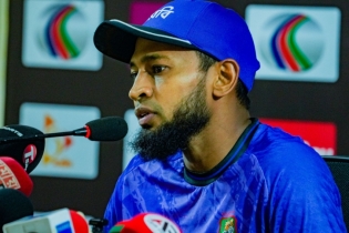 আমি মনে করি যে বাংলাদেশ দল এমন একটা পর্যায়ে এখন আছে এবং ভবিষ্যতেও এমন পর্যায়ে যাবে যে, আমার ওইরকম সার্ভিস দরকার হবে না ▷