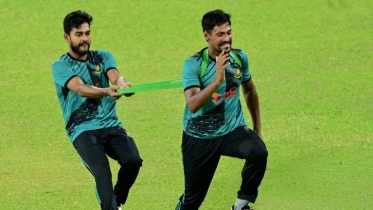 ৩ পরিবর্তন নিয়ে সিরিজ বাঁচাতে নামছে বাংলাদেশ