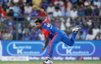 আইপিএলে সাকিবকে পেছনে ফেললেন মুস্তাফিজ