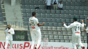 এবার নাহিদের গতির ভেলকিতে পরাস্ত বাবর