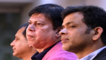 আগেই বলেছি, বিশ্বকাপের আগে যে কোনো খেলোয়াড়কে যে কোনো সিরিজে দেখব। ও পরিকল্পনাতেই ছিল। নিউজিল্যান্ড সিরিজে দেখেছি ▷