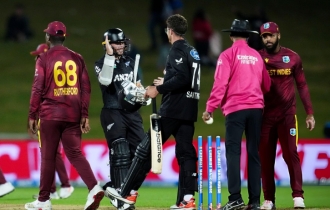 হোপের সেঞ্চুরি ম্লান করে ওয়ানডে সিরিজ নিউ জিল্যান্ডের