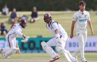 নিউ জিল্যান্ডের বিশাল সংগ্রহের জবাব দিচ্ছে উইন্ডিজ