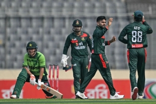 উড়তে থাকা পাকিস্তানকে ২৭৪ রানে থামাল বাংলাদেশ