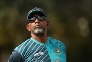 সমর্থকদের ধৈর্য ধরতে বললেন বাংলাদেশ কোচ